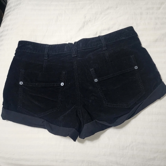 NWOT We the Free - Free People Soft Corduroy Folded Hem Short in Black size 28 - Picture 2 of 3